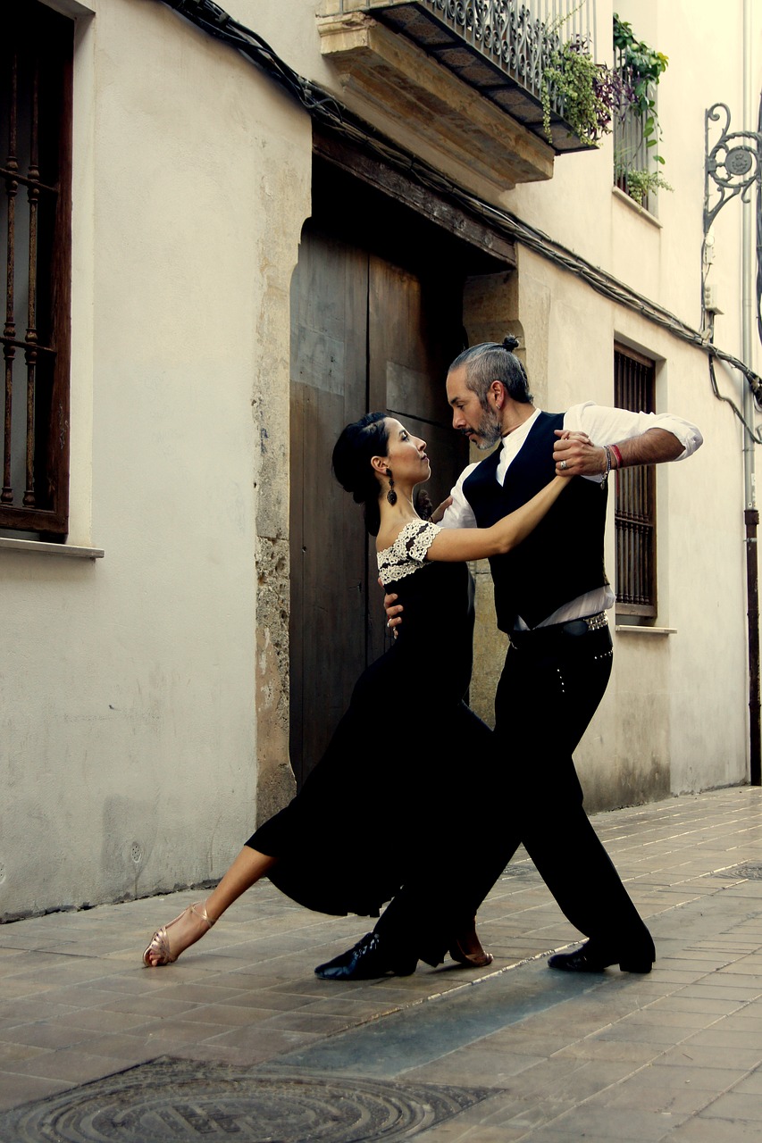 tango dancers — What'shername